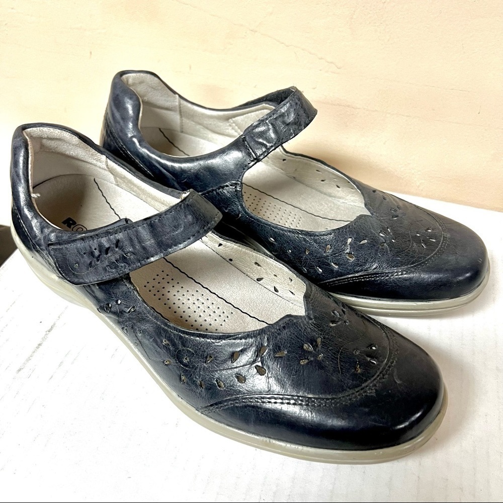 ROMIKA Women's Cassie 54 Low Heel laser cut navy Shoes size 9.5 NWOT comfort